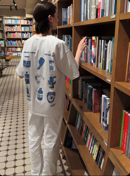 На сайт Футболка Dental pack с синим принтом Белый Белый