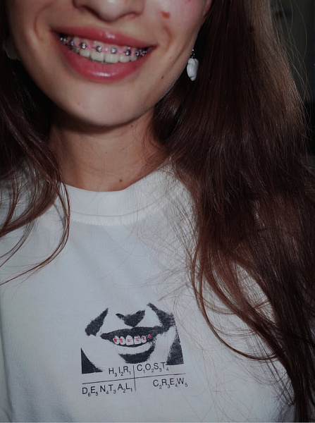 На сайт Футболка Dental crew Молочный